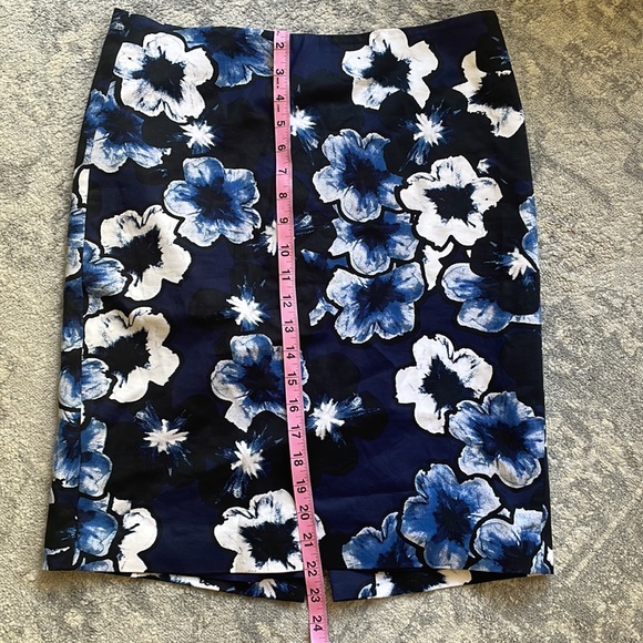 Petite Lord & Taylor Blue Floral Pencil Skirt - Picture 3 of 5
